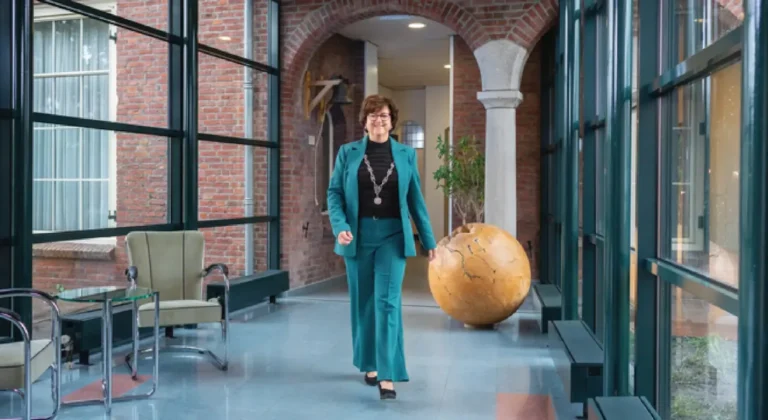 Burgemeester Marian Witte loopt mee met Wandel Feest Hoeksche Waard